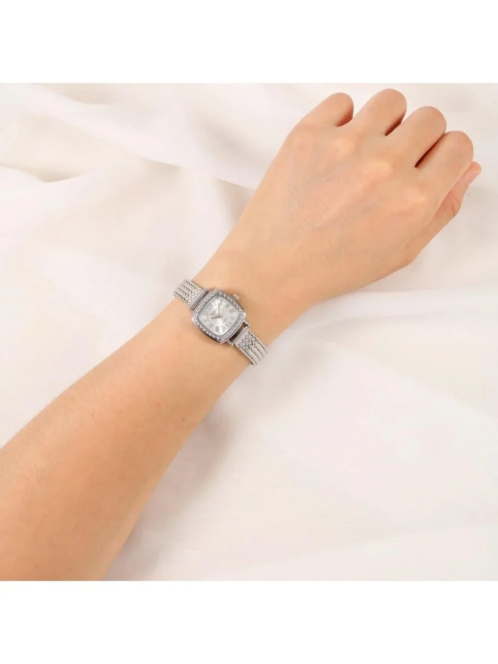 Womens Silver Analog Quartz Vintage Square Alloy Steel Roman Numeral Wrist Watch
